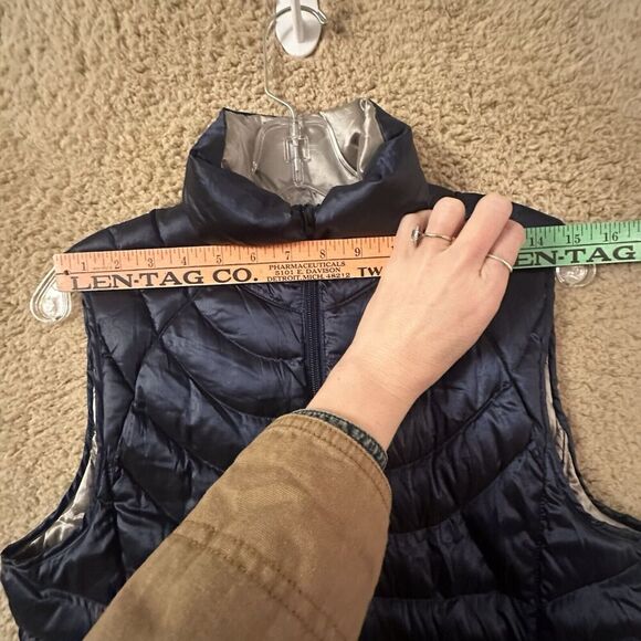 Bernardo Vest Women's Sz S Navy Metallic Goose Down Puffer Zip Athleisure Gorp - Picture 10 of 12